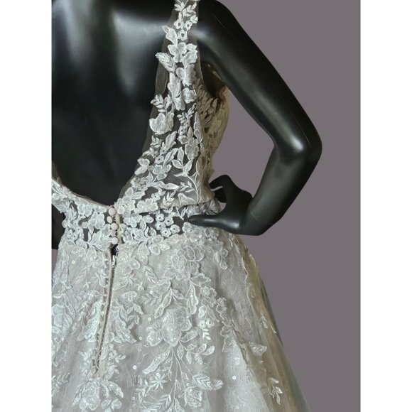 NWOT Ivory Illusion Neckline Plunge A-Line Floral Lace Wedding Gown - Morilee - Picture 7 of 12